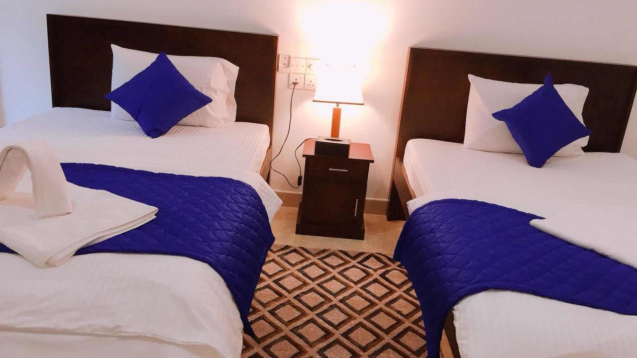 Blue Whale Holiday Hotel Mirissa Exterior foto