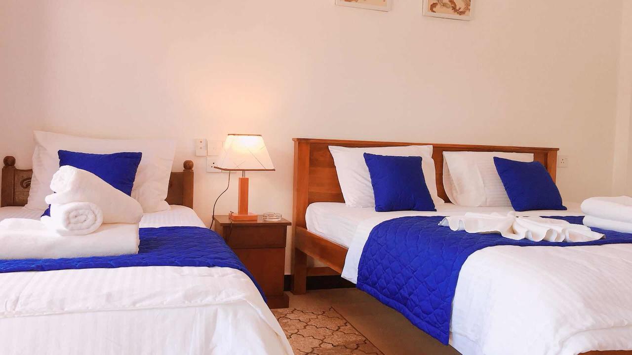 Blue Whale Holiday Hotel Mirissa Exterior foto