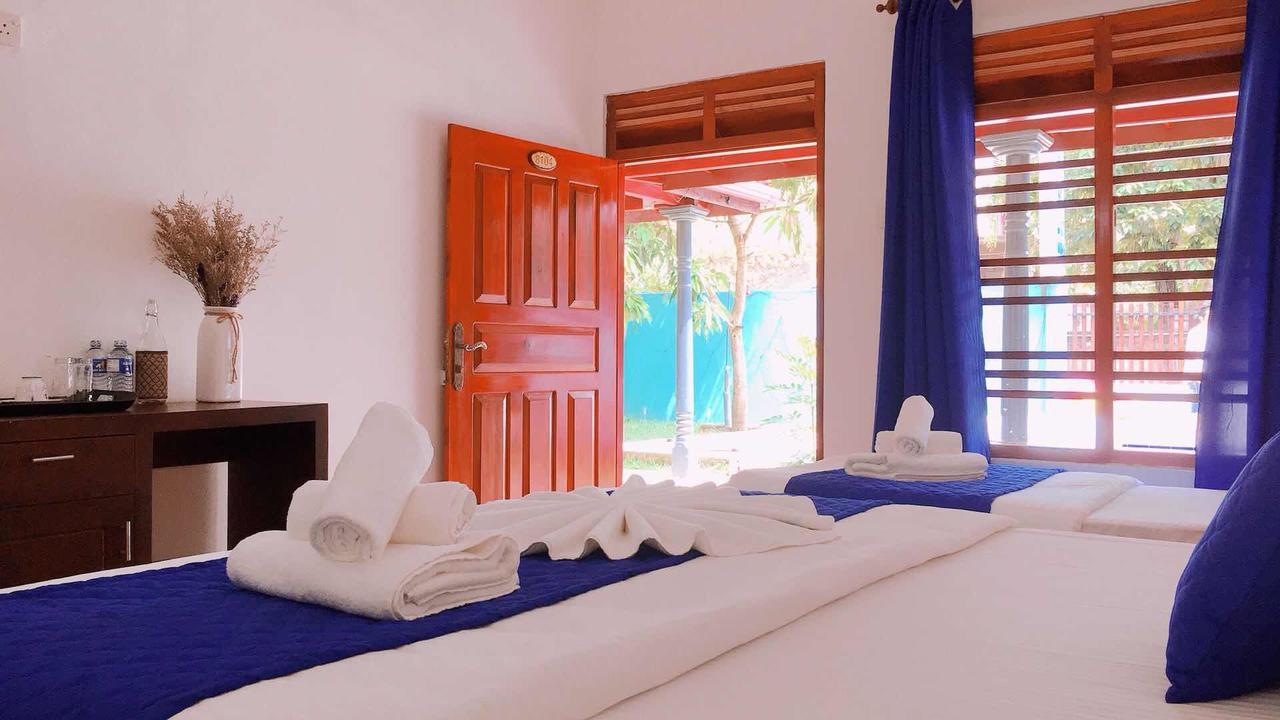 Blue Whale Holiday Hotel Mirissa Exterior foto