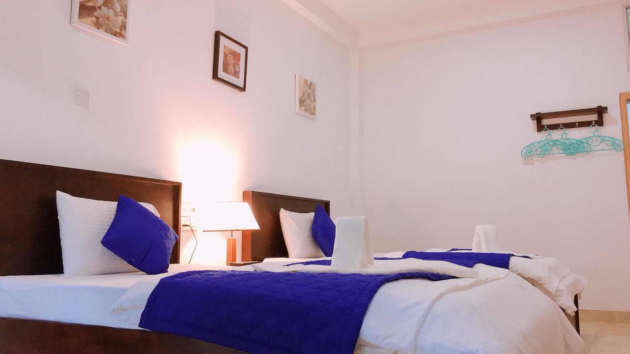 Blue Whale Holiday Hotel Mirissa Exterior foto