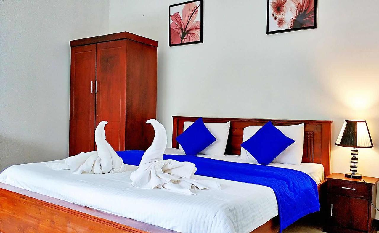 Blue Whale Holiday Hotel Mirissa Exterior foto